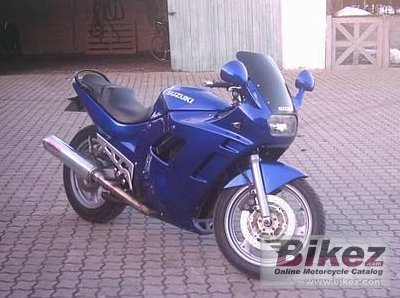 1995 Suzuki GSX 600 FS photo
